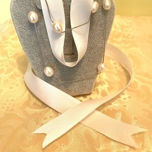 (NEW!) Sterling silver and pearl necklace and earrings!